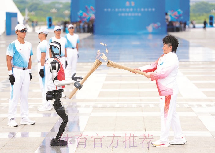 火炬传递“三地联动 四城同传” 火炬传递“三地联动 四城同传”